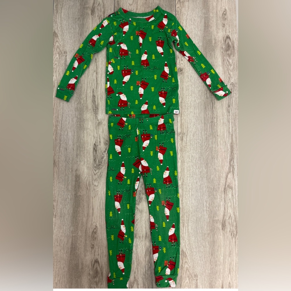 Gap Size 4 Santa PJs